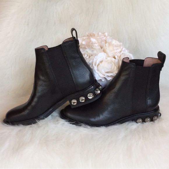 🆕Louise et Cie Venda Crystal Studded Chelsea Boots - Picture 2 of 11